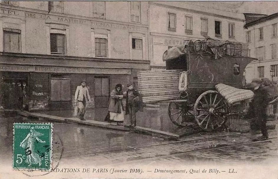 sous la pluie