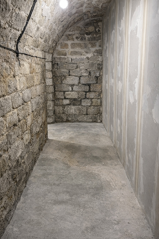 Location cave rue de Rivoli / Hôtel de Ville à Paris